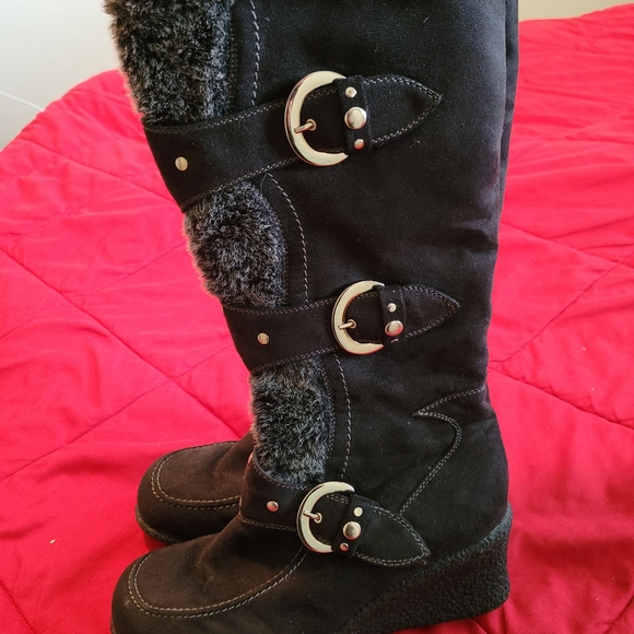Shoes - NWOT Super Cute Women's boots